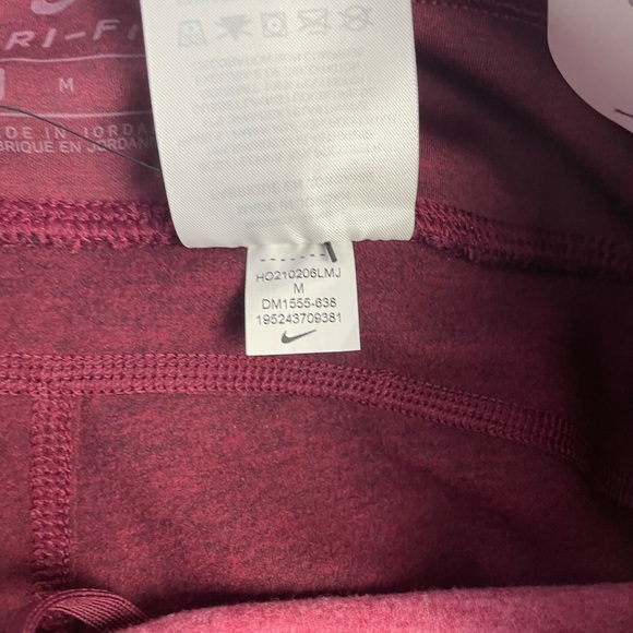 Women’s Nike One Running Tights Mid Rise Berry Size Medium New with tags - Picture 10 of 13